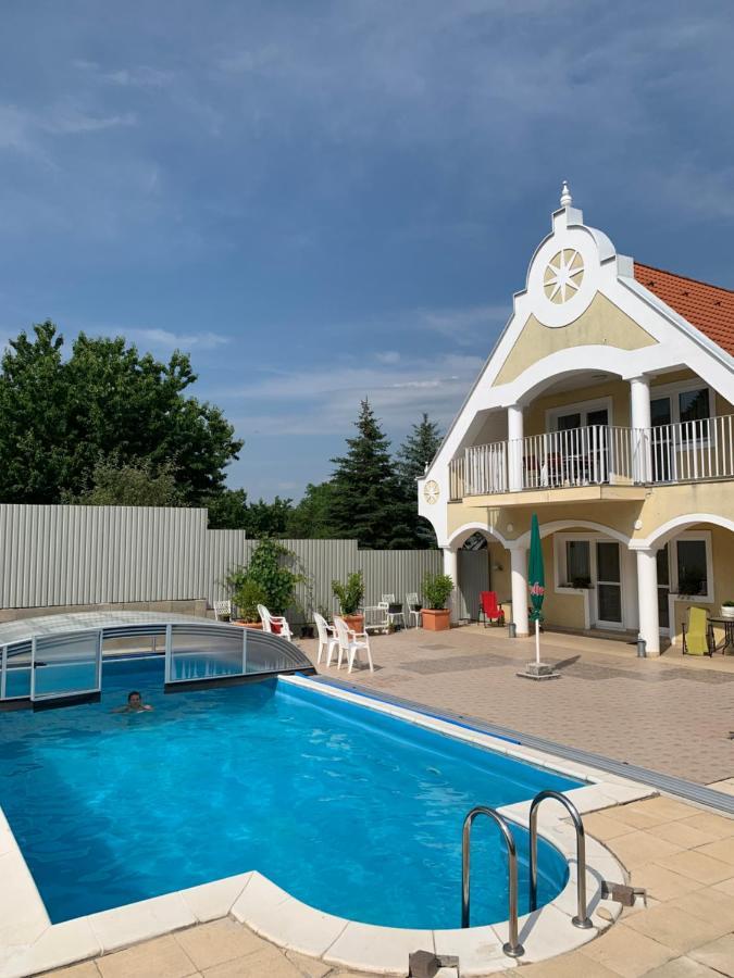 Lilium Villa Hévíz Exteriör bild